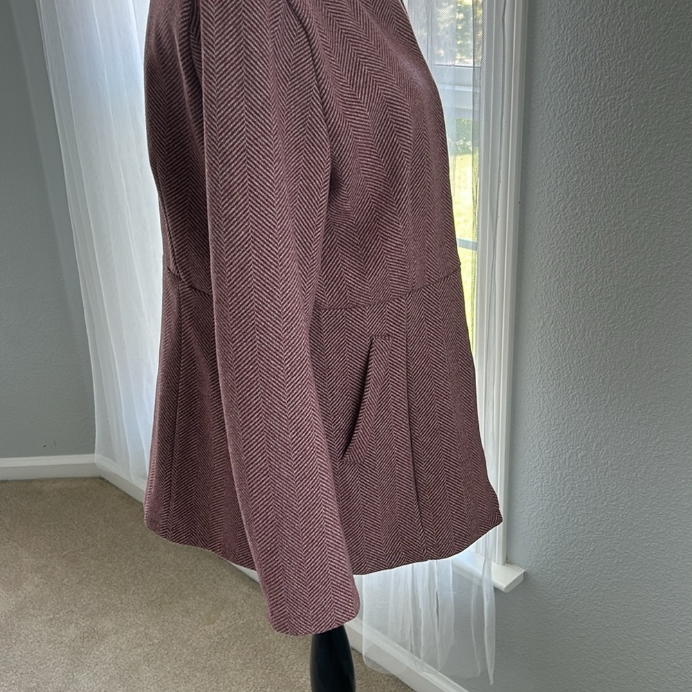 Jacket - Picture 8 of 11